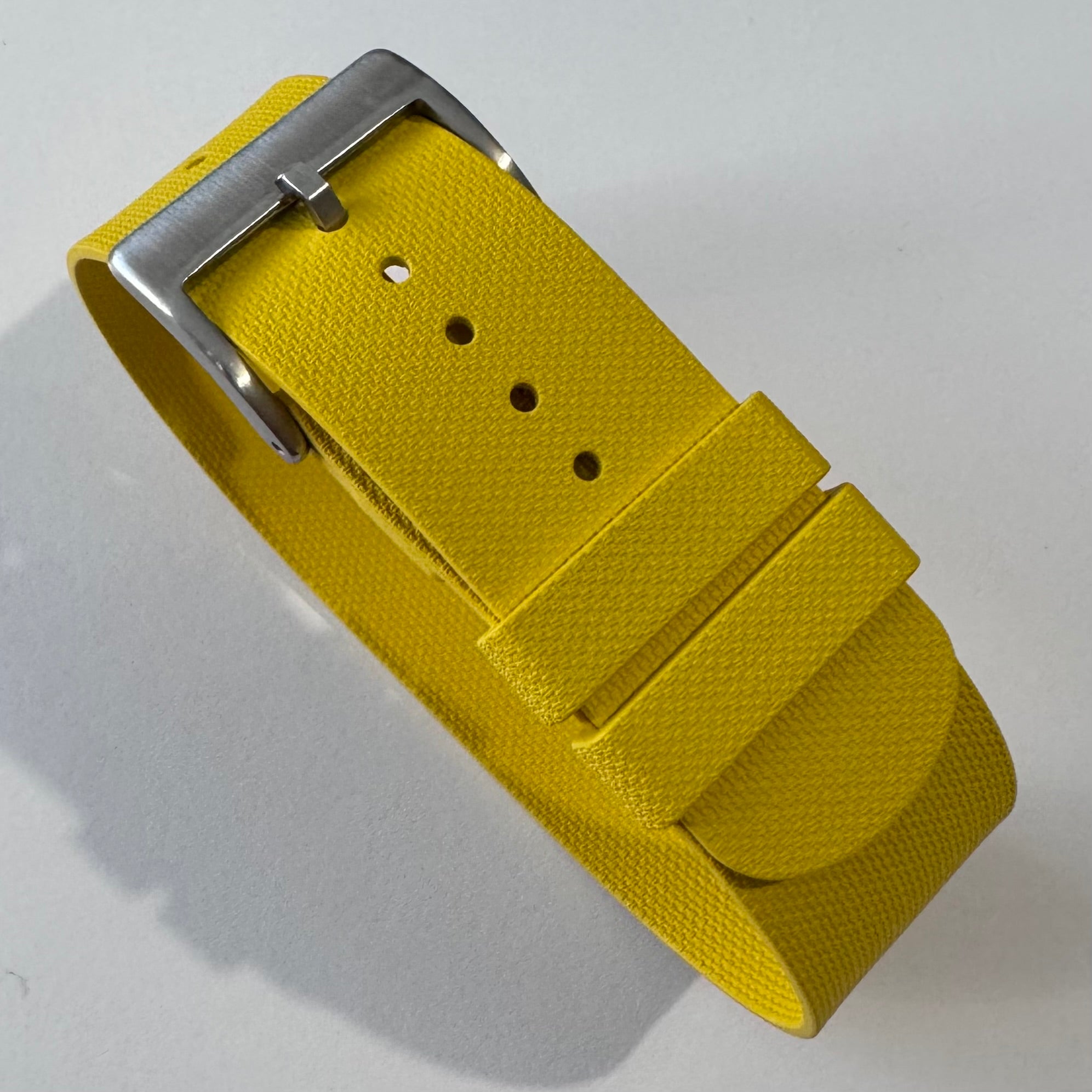 Gelbes NATO-Uhrenarmband aus Aero Premium-Kautschuk – 24,5 cm