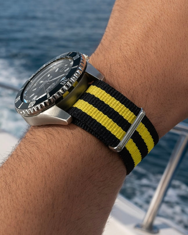 Schwarzes NATO-Uhrenarmband / 2 gelbe Armbänder