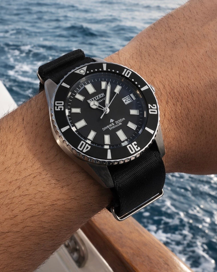 Schwarzes NATO-Uhrenarmband aus Nylon / Satinschnalle – Weich – Herren