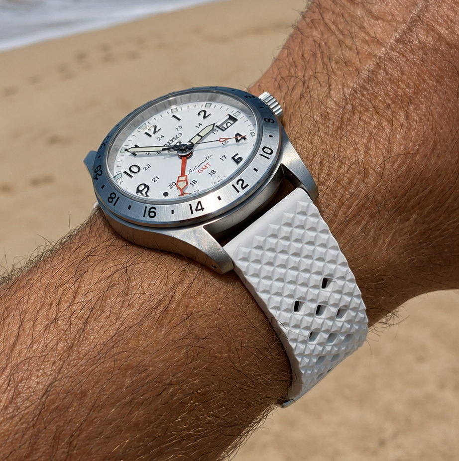 White FKM rubber watch strap for Seiko 5 Sports Field GMT SSK059K1, Tropical Croco Grid pattern, quick-release spring bars, stainless steel buckle.