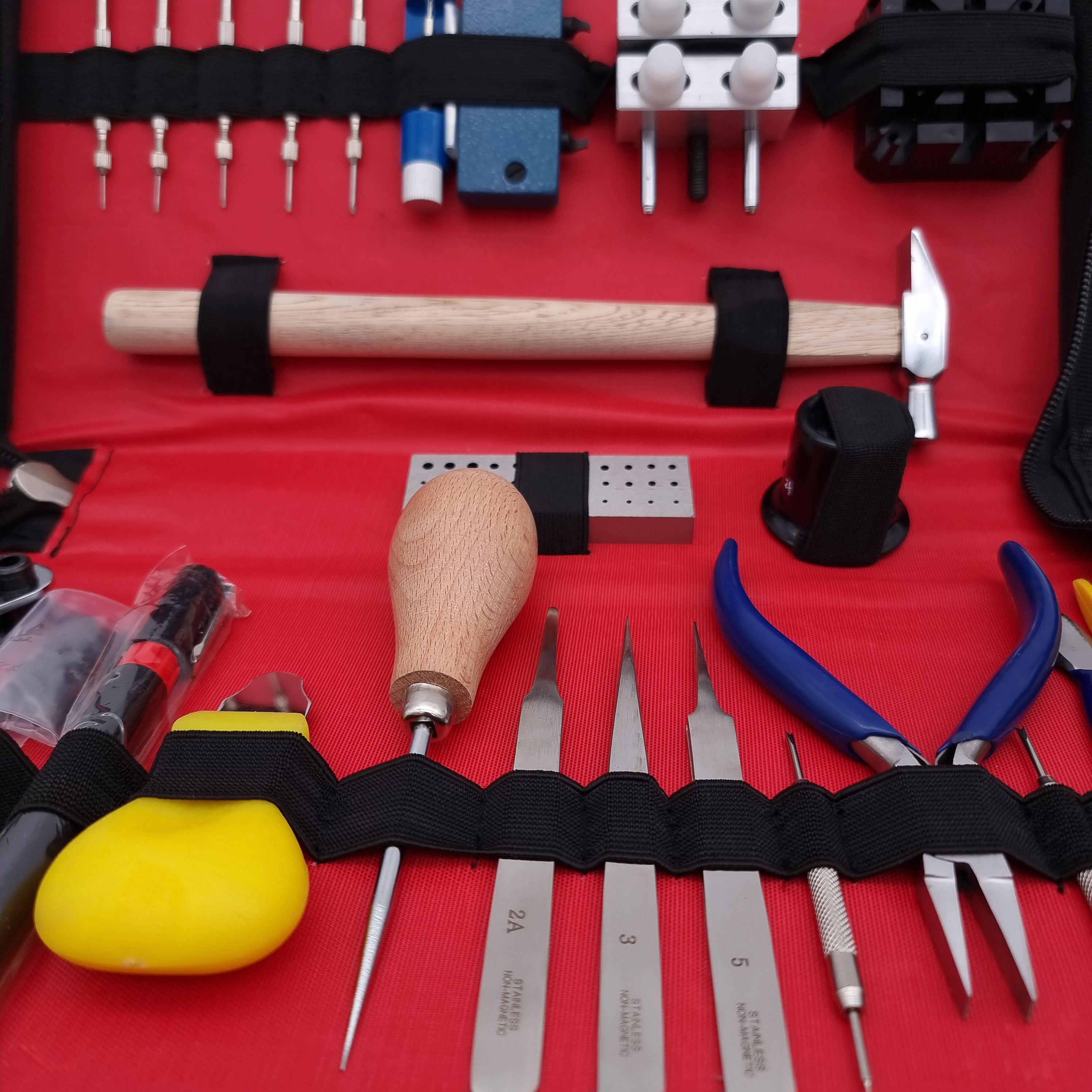 Kit Réparation Montres en Cuir – 24 Pièces, Ouvre-Boîtier, Tournevis, Pinces, Support