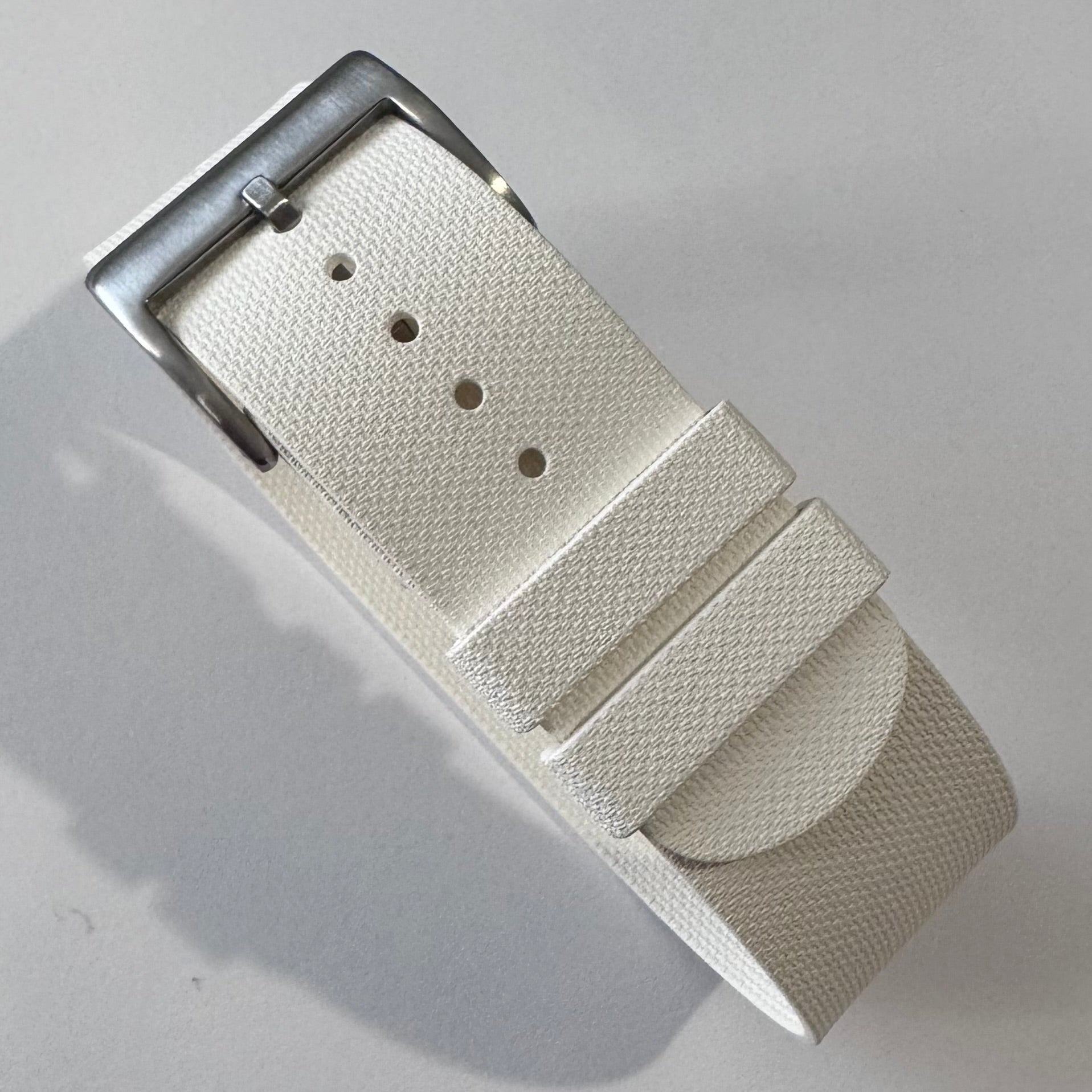 Bracelet montre Nato Blanc en caoutchouc Aero Premium - 24,5cm