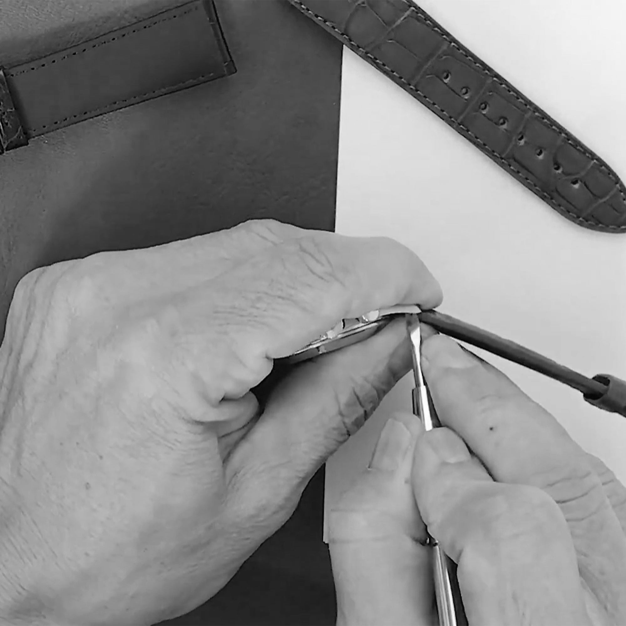 Spring Bar Tool - Practical Accessory for Installing and Removing Watch Straps