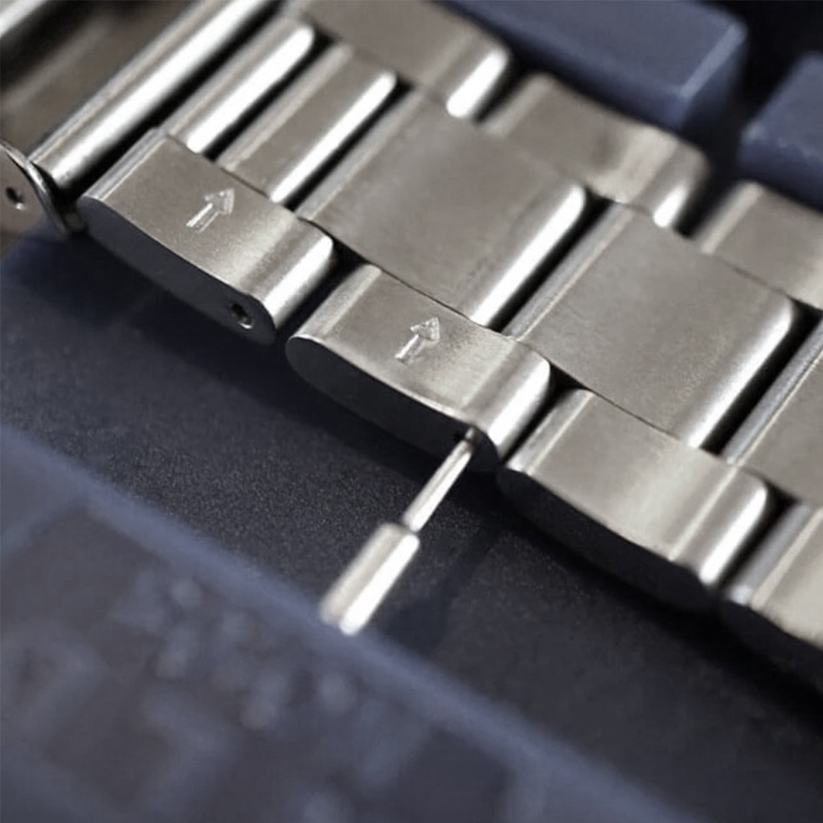 Uhrmacherwerkzeug - Durchtreiber für Uhrenarmbänder - Bis 40mm