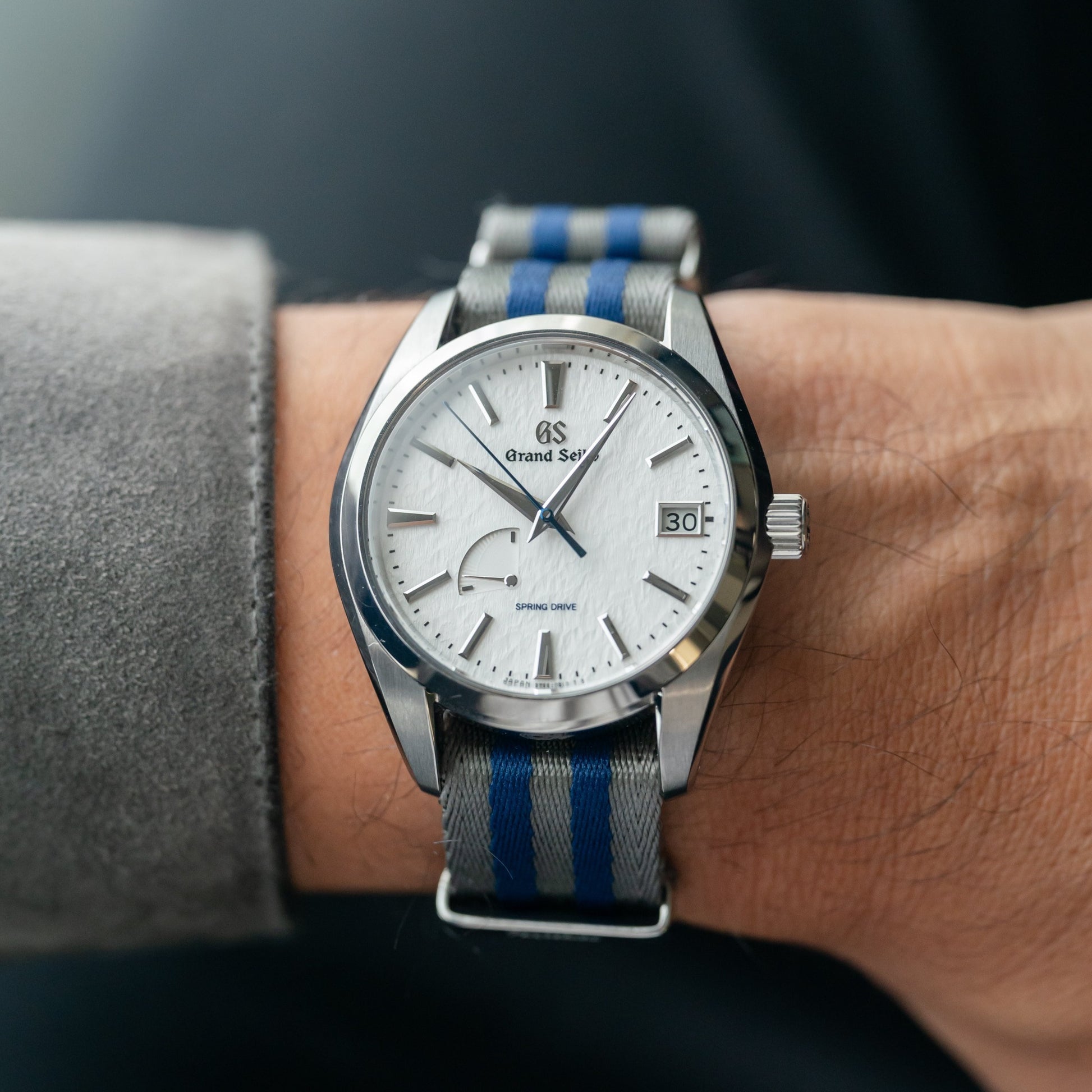 Bracelet de Montre NATO Nylon Gris / Bleu / Boucle Satin - Souple - Homme