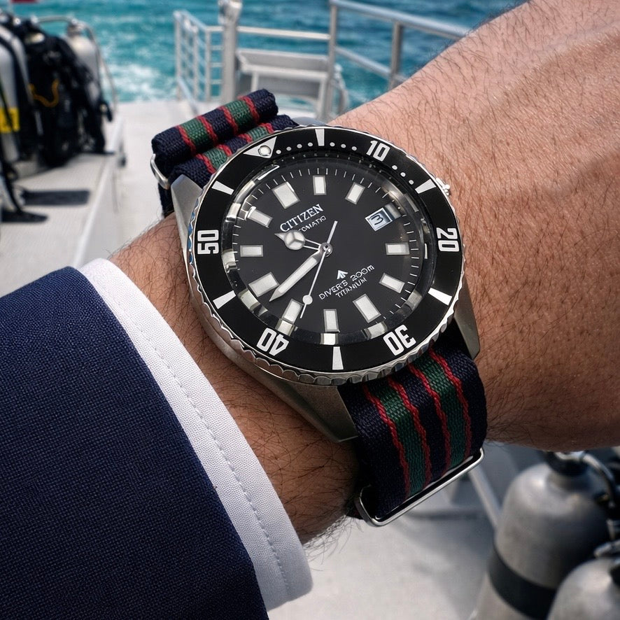 Bracelet Montre Nato James Bond Noir Rouge Vert - Nylon doux tressé